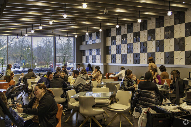 Hava Java offers a kosher sit down and dairy free area in Mount Ivy.