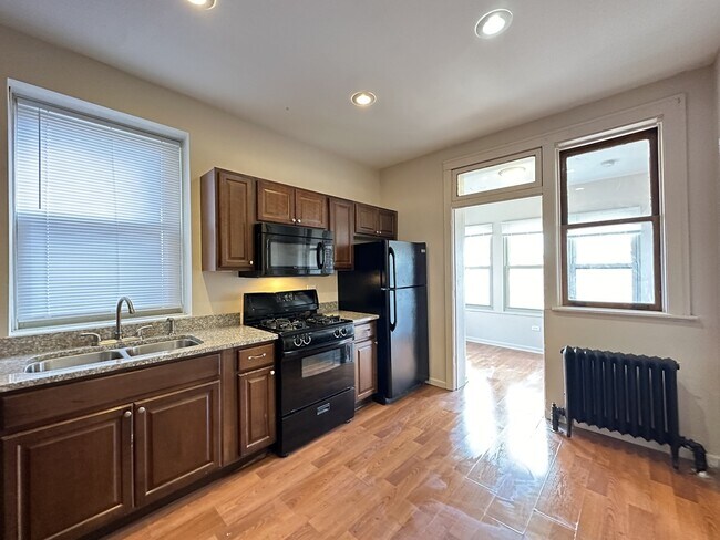 5023 N Ridgeway Ave unit 3, Chicago, IL 60625 - photo 4