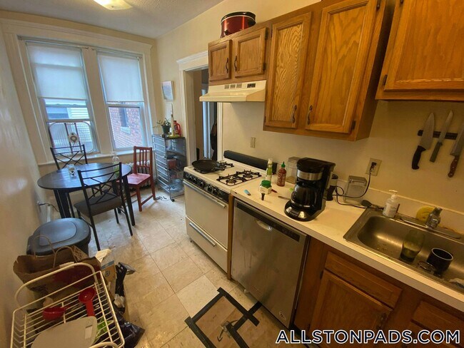 40 Chester St unit 10, Allston, MA 02134 - photo 3