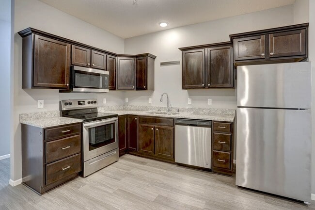 Fox Run Townhomes, Mankato, MN 56001 - photo 2