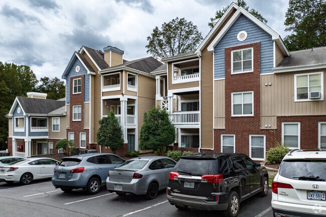 Student-friendly apartment options can be found near Cowan Boulevard.