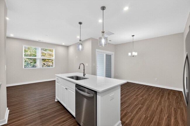 3154 Finchborough Ct, Charlotte, NC 28269 - photo 6