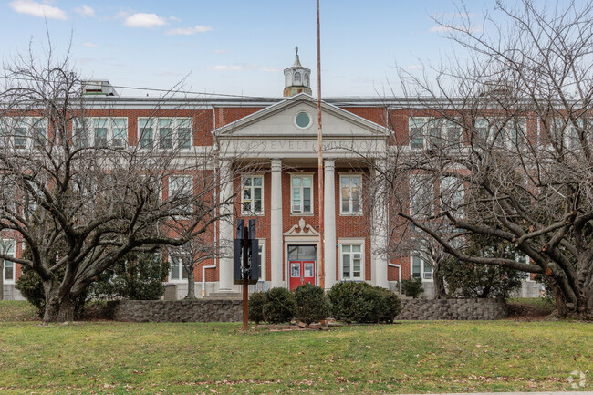 Roosevelt Elementary School in Ridgefield Park, NJ serves students in grades K-6.