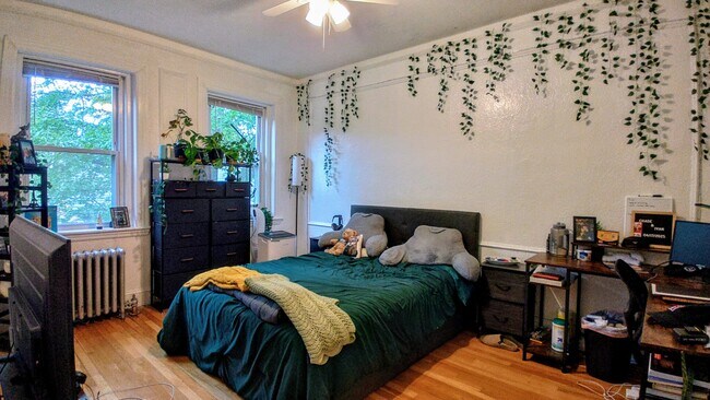 51 Manchester Rd unit 2-bed Brookline U3, Brookline, MA 02446 - photo 6