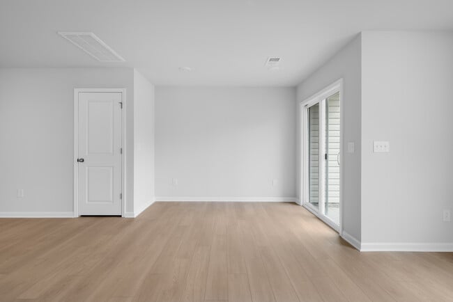 1062C Dominy Ct, Camden, SC 29020 - photo 5