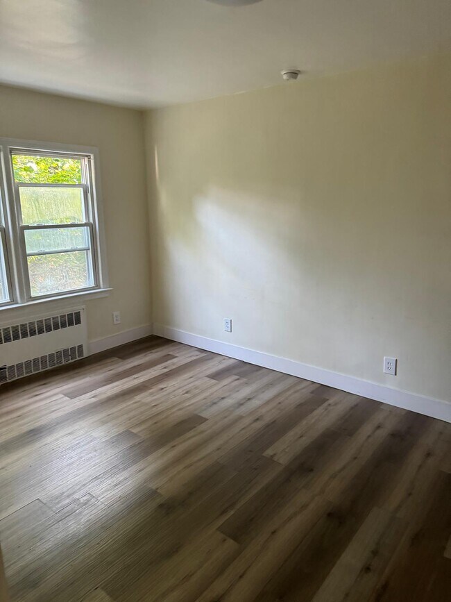 32 Starr Ave unit 3, Monticello, NY 12701 - photo 4