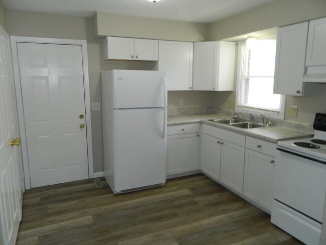 904 SE 10th St, Des Moines, IA 50309 - photo 5