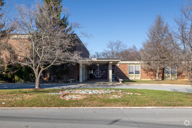 Norton Elementary School has a sixteen to one student to teacher ratio.