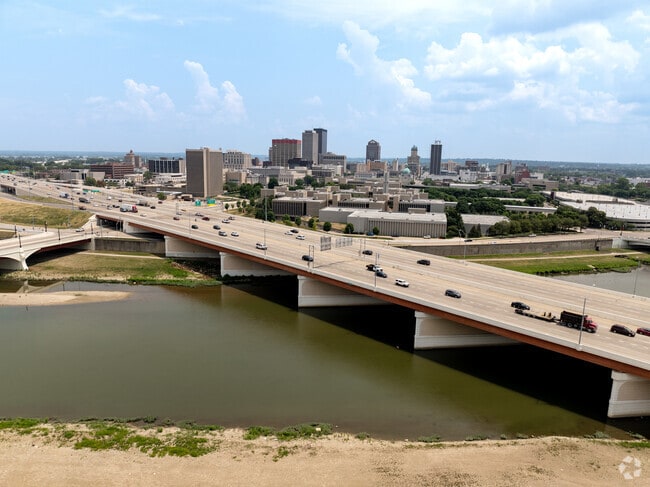 Highview Hills have easy access to I 75 just a short distance to Dayton.