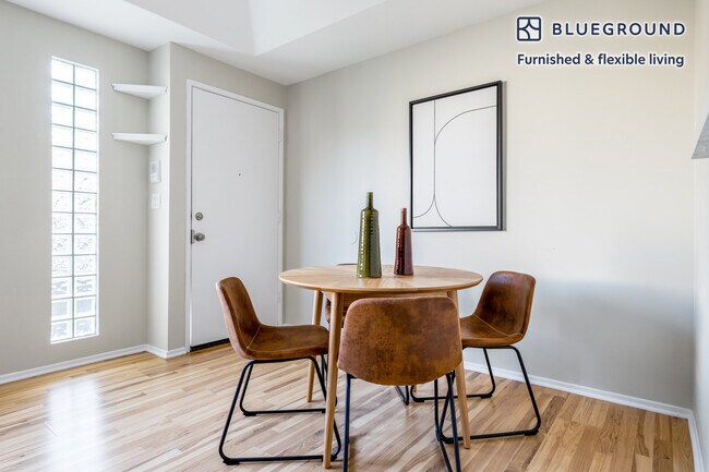 1423 N Curson Ave unit FL2-ID417, Los Angeles, CA 90046 - photo 4