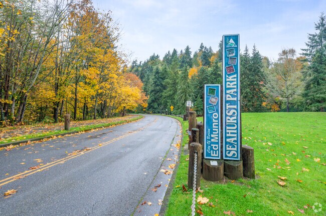 Maplewild’s wooded Seahurst Park is ideal for hiking and outdoor exploration.
