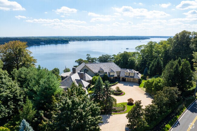 Homeowners who can afford one of the expensive waterfront estates can enjoy an amazing view.