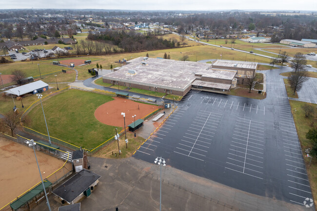 The student population of Mt. Washington Elementary is 570 and the school serves PK-5.