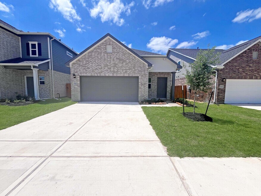 27223 Mockingbird Terrace Ln unit 36765101, Magnolia, TX 77354 - photo 1