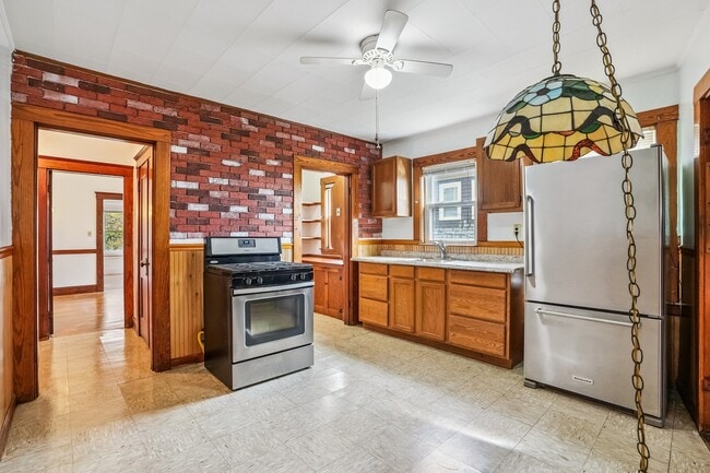 14 Hurlcroft Ave, Dorchester Center, MA 02124 - photo 6