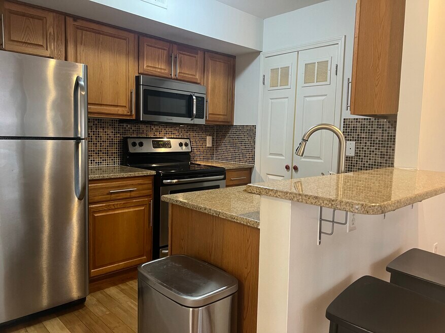 935 Washington St unit 104, Kansas City, MO 64105 - photo 1
