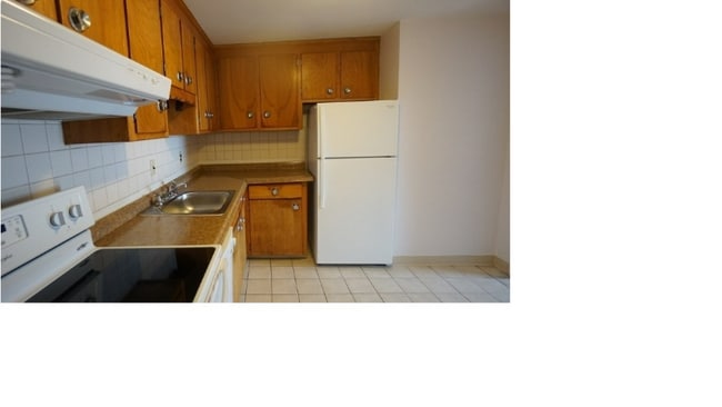 35 Montvale Ave unit 8, Woburn, MA 01801 - photo 3