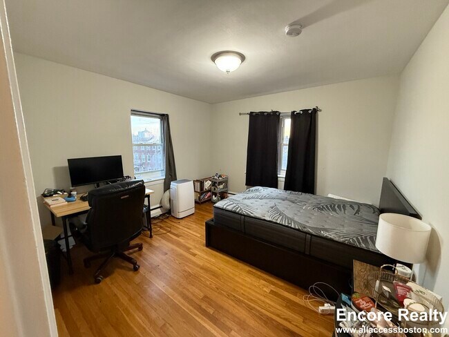 69 Chiswick Rd unit 15, Brighton, MA 02135 - photo 5