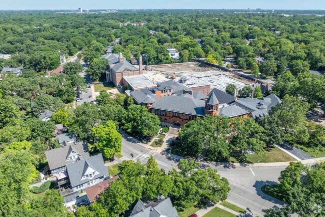 Central Elementary School is located in the Riverside neighborhood.