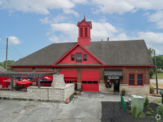 The works pizza in Stonebridge Farms is a popular spot.