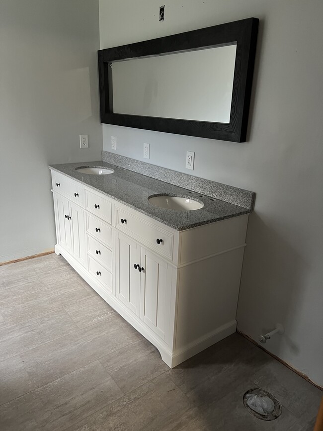 211 S High St, Port Washington, WI 53074 - photo 3