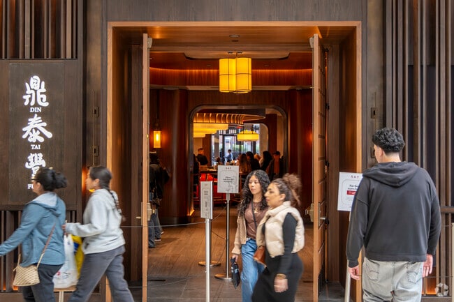 Din Tai Fung is an excellent choice for modern dim sum cuisine near Rancho San Rafael.