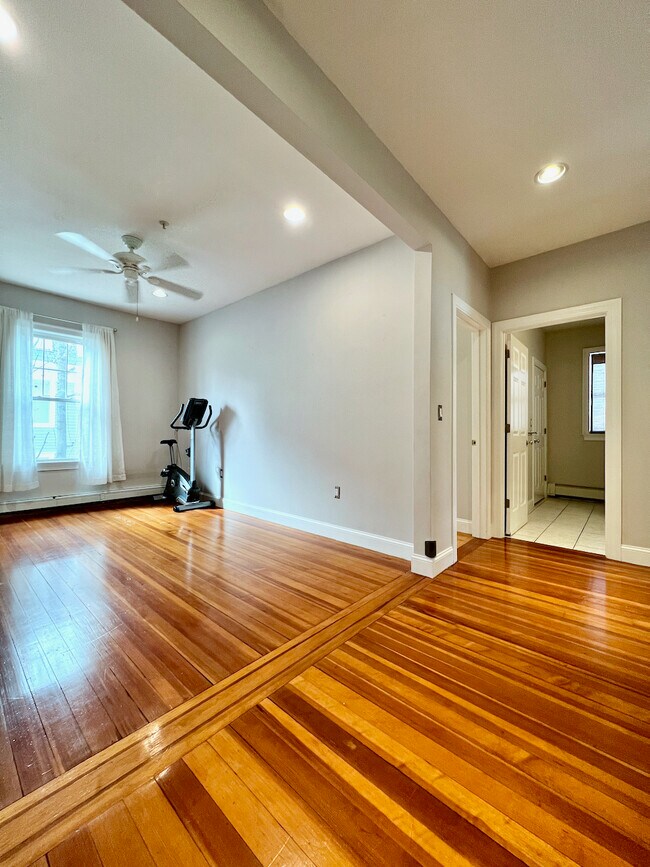 102 Salem St unit 2R, Malden, MA 02148 - photo 6