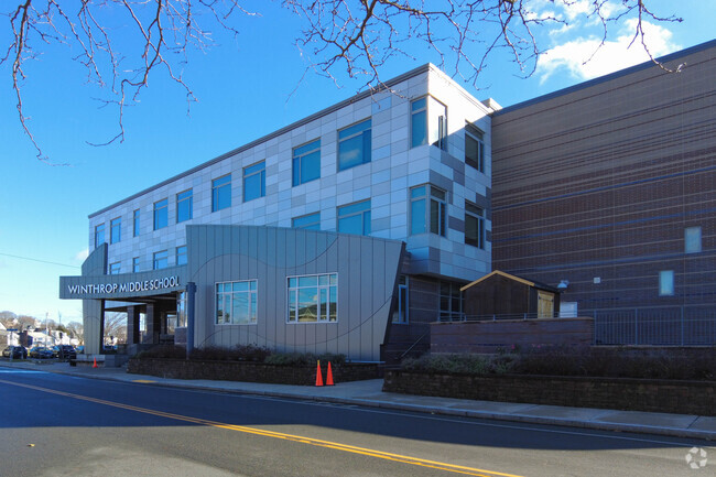 Winthrop Middle School has an overall grade of B on Niche.