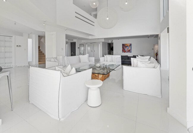 7504 W Treasure Dr, North Bay Village, FL 33141 - photo 3