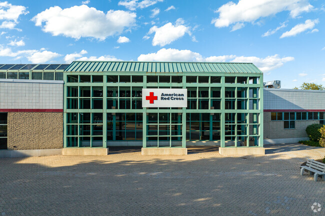 American Red Cross is conveniently located in Reisterstown Station.