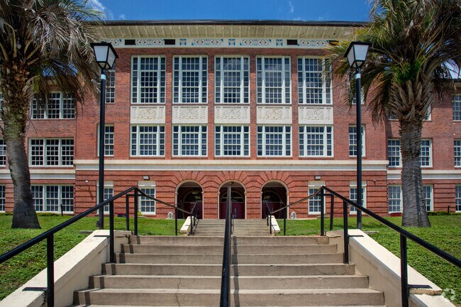 Leon High School has a beautiful campus, and welcomes students.