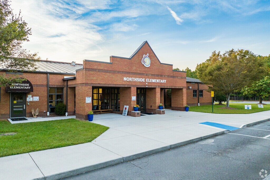 Northside Elementary School is an above average, public school in Dallas, GA.