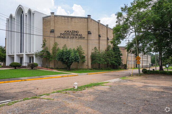 Located in West Jackson, it offers excellent academics in a nurturing Christian environment.