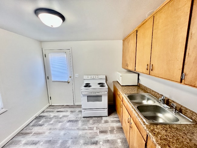 2122 N 12th St, Sheboygan, WI 53081 - photo 6