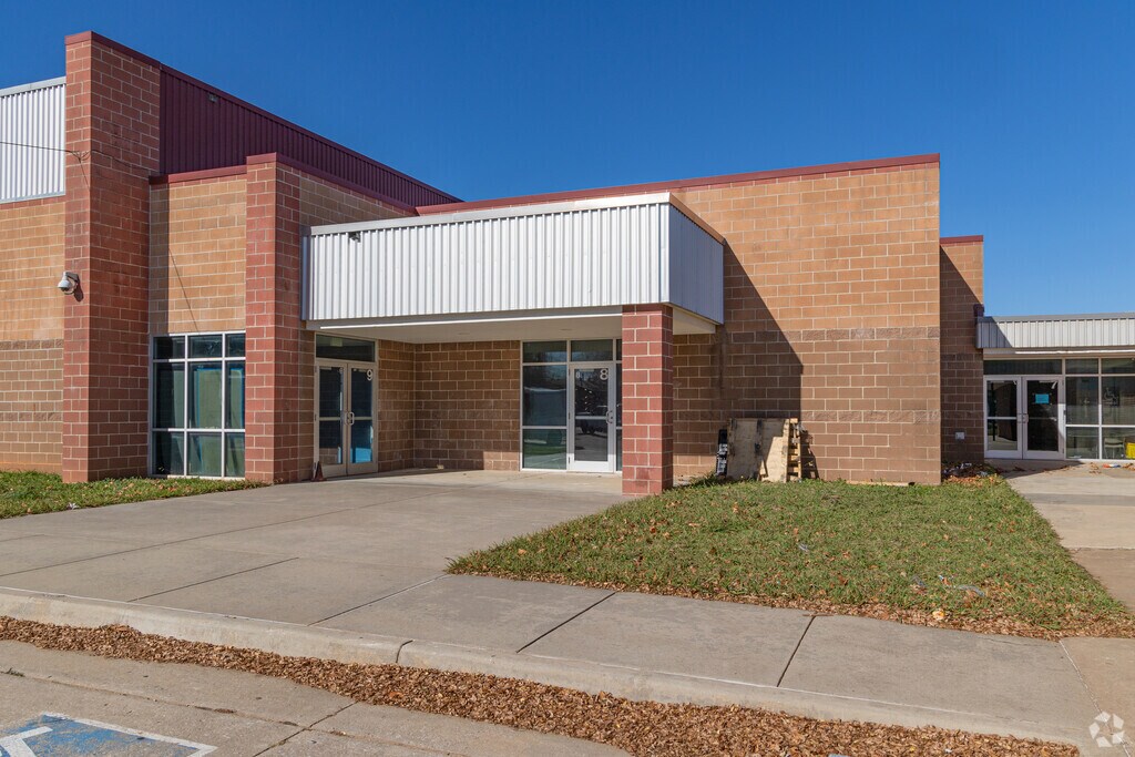 Telstar Elementary School has a separate gym for the kids to play in.