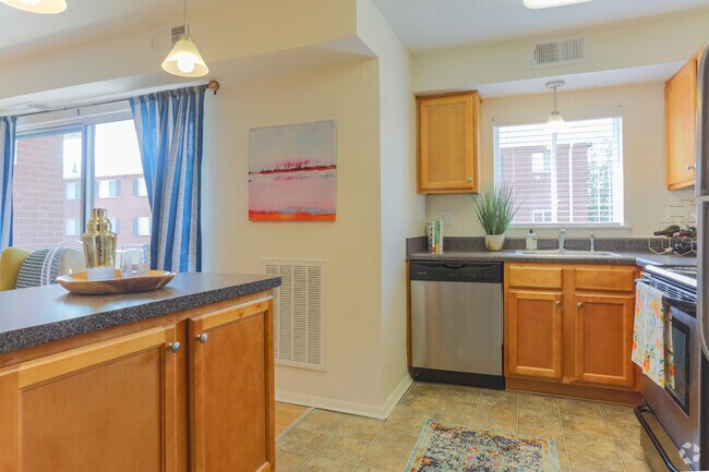 Lakeshore at Hampton Center, Hampton, VA 23666 - photo 5