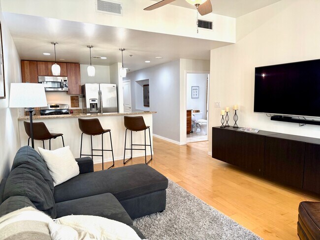 The Metropolitan unit The Metropolitan 26, Dallas, TX 75202 - photo 2