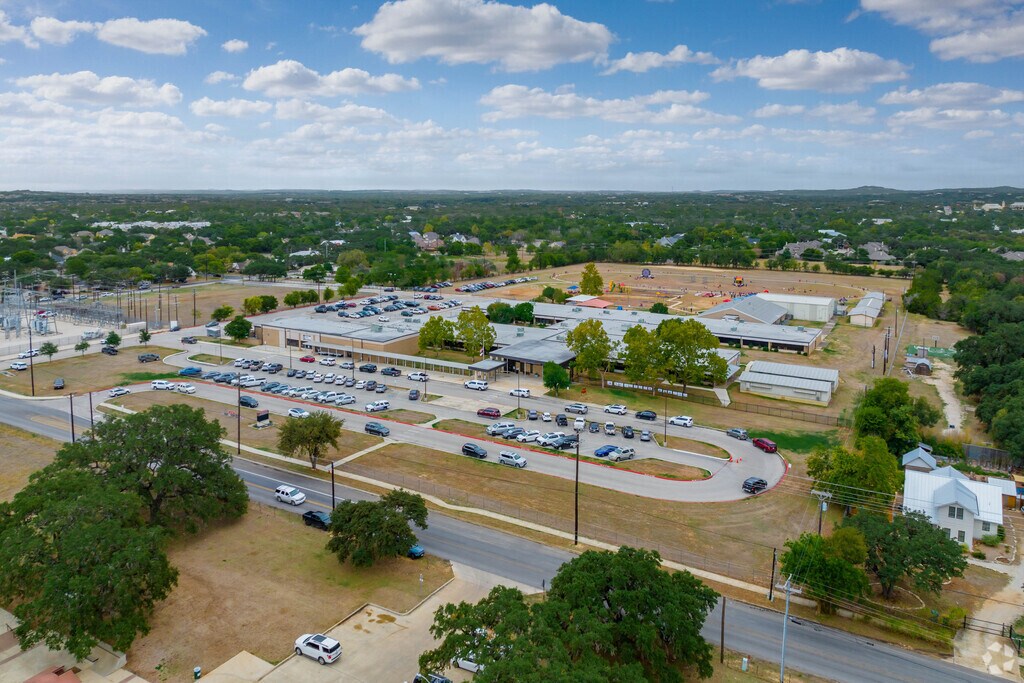 Curington Elementary is a part of the Boerne Independent School District.