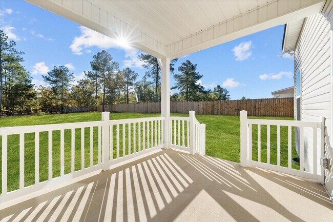 422 Pinnacle Ct, Raeford, NC 28376 - photo 5