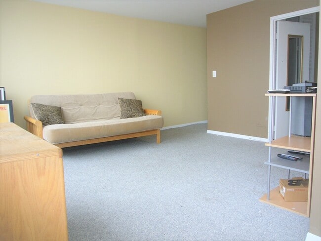 Granville Beach Condominiums unit 2007, Chicago, IL 60660 - photo 4