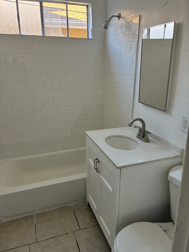 410 E 82nd St unit 2, Los Angeles, CA 90003 - photo 7