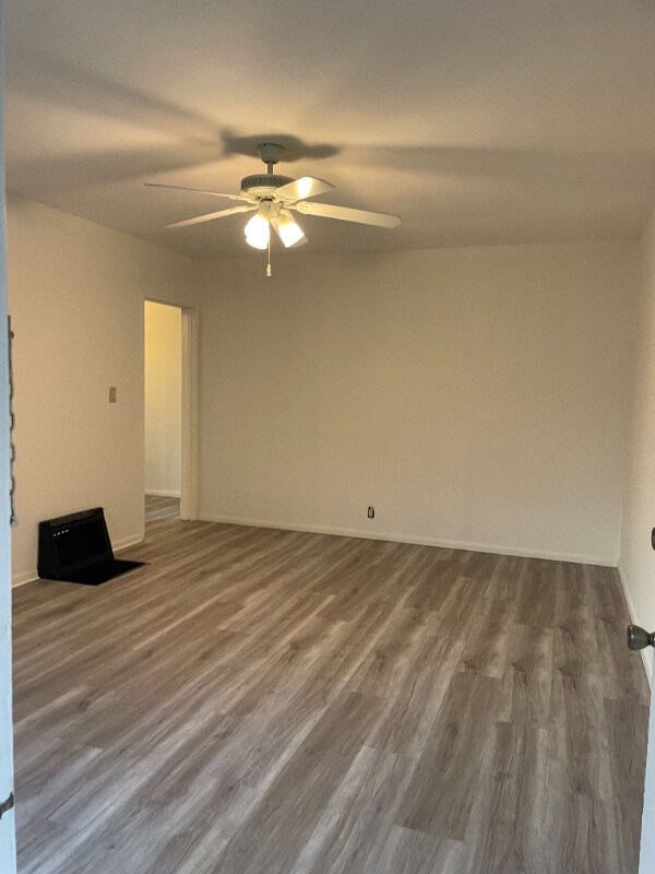 1301 N Buena Vista St unit B, Burbank, CA 91505 - photo 2
