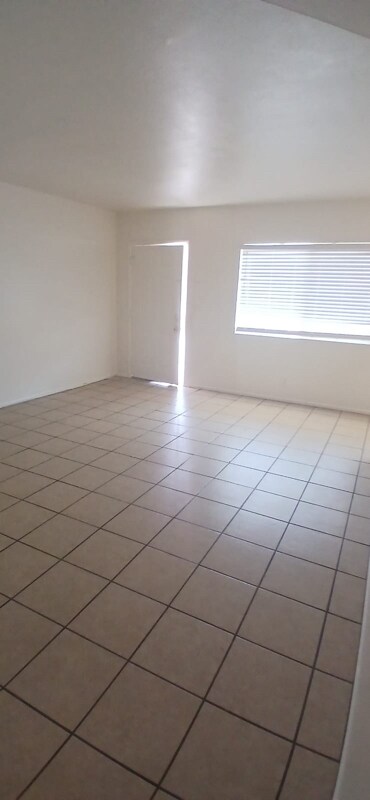 2022 Castleberry Ln, Las Vegas, NV 89156 - photo 6