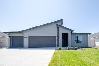 841 Strike Eagle St, Mountain Home, ID 83647