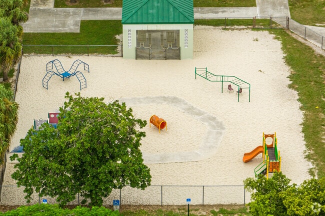 There are a few options of playgrounds at North Central Hollywood's Oakridge Elementary School.