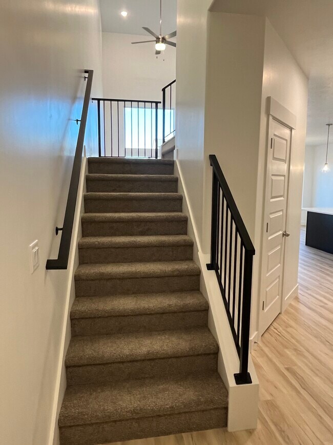 1576 W Banner Dr, Saratoga Springs, UT 84045 - photo 5