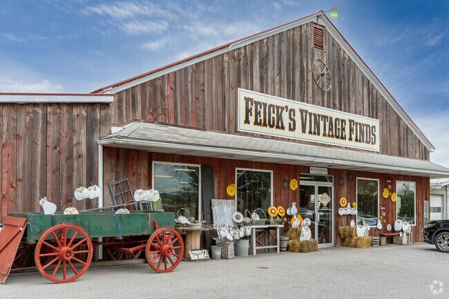 Feicks Vintage Finds is a great place near Franklin to find home goods.