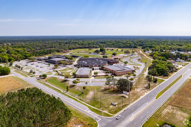 A beutiful aerial view of Lake Weir High School's campus.
