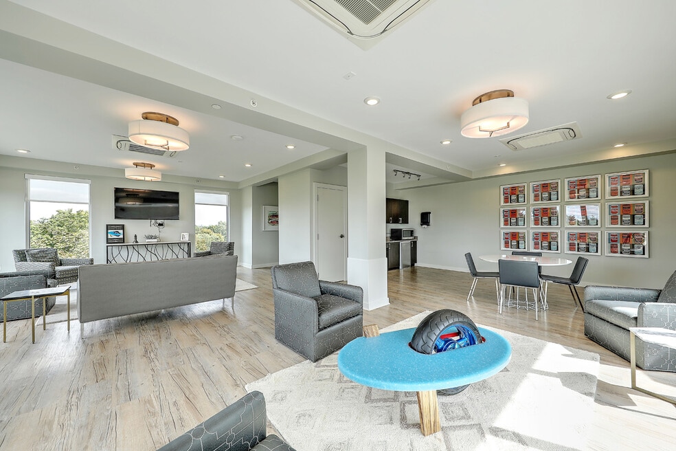 Rumford Center, Rumford, RI 02916 - photo 1