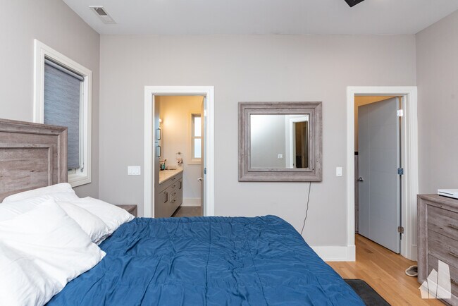 3049 N Clybourn Ave unit 3, Chicago, IL 60618 - photo 4